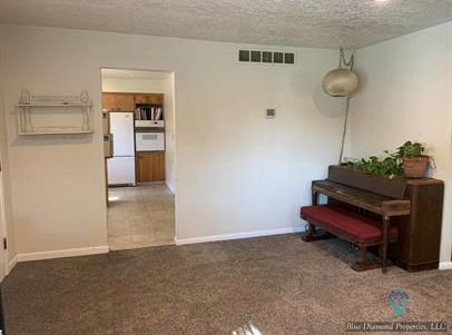 2821 N Weaver Cir #2 - Photo 4 of 8