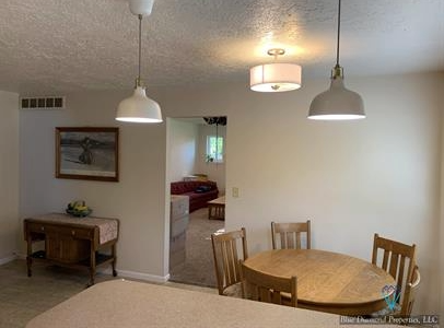 2821 N Weaver Cir #2 - Photo 5 of 8