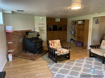 2821 N Weaver Cir #2 - Photo 6 of 8