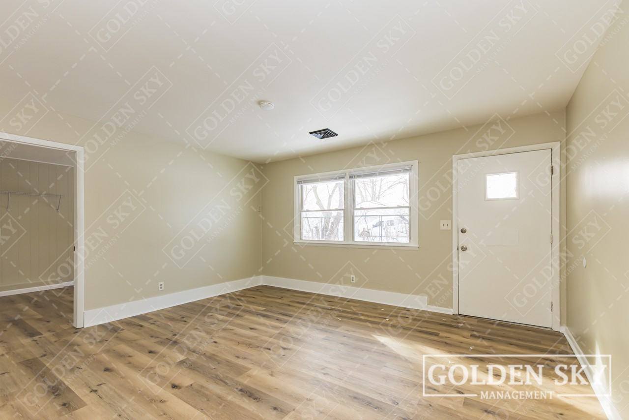 4611 South Madison StreetUnit 14 #14 - Photo 3 of 10