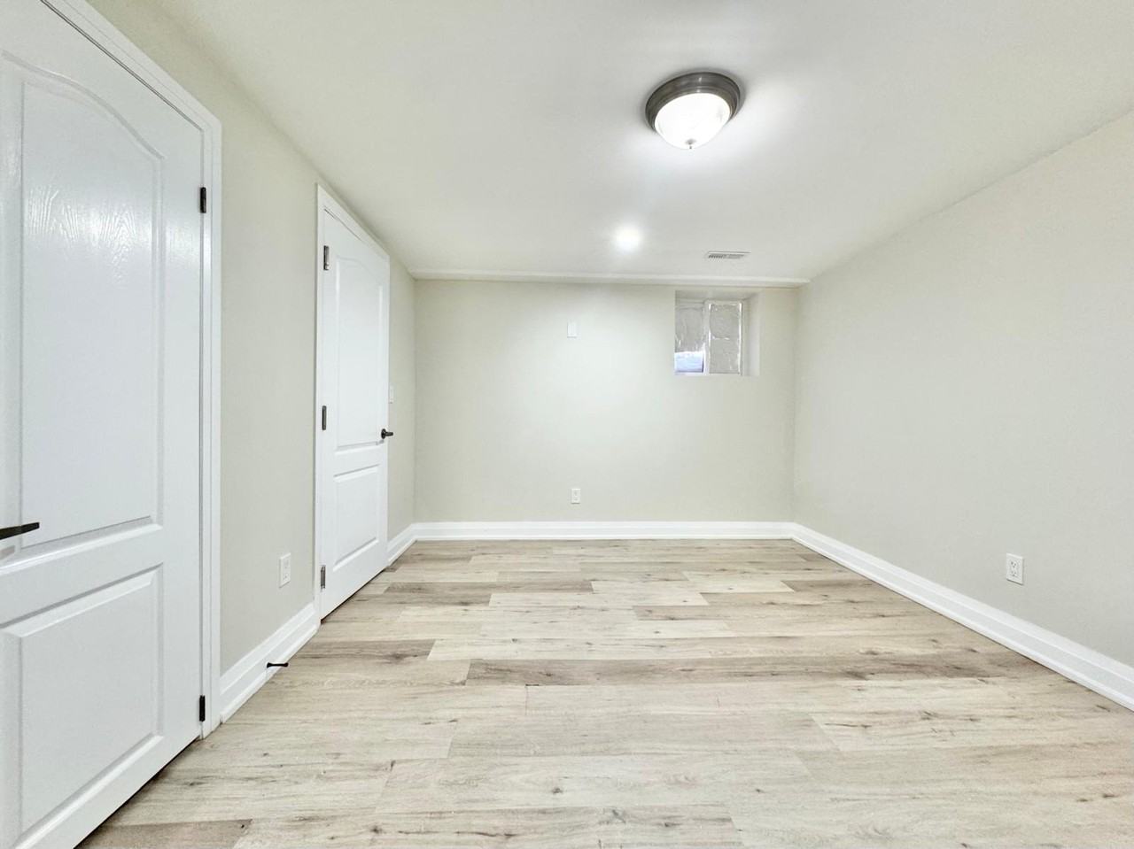 12 Fernwood Cres Lowr - Photo 7 of 10