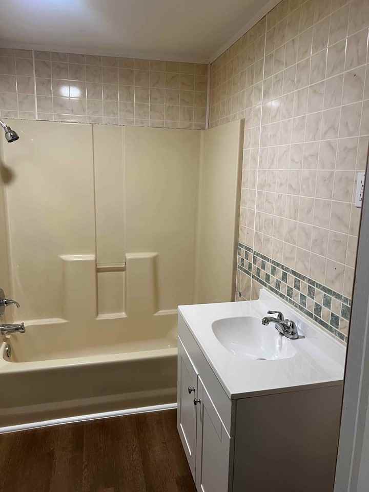 855 College St #1 - Photo 3 of 6