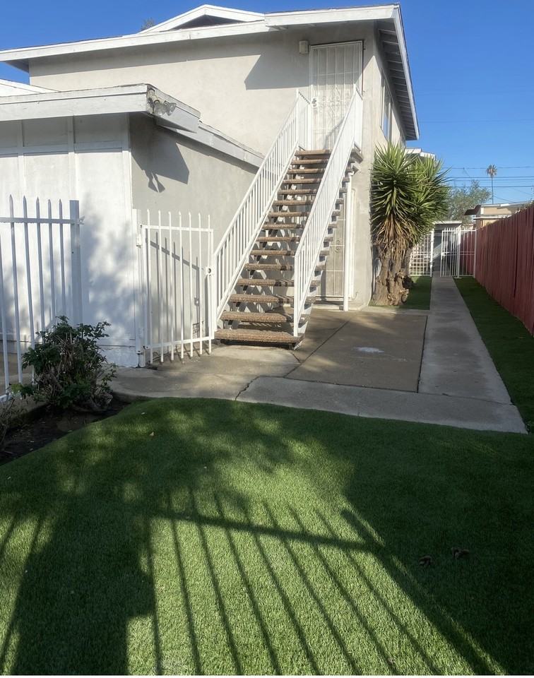 1305 1/2 W 87th St #1305-5 - Photo 7 of 15