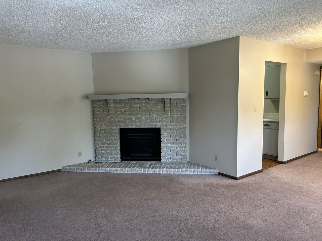 2050 Edgewood Rd Nw #2050-07 - Photo 2 of 11