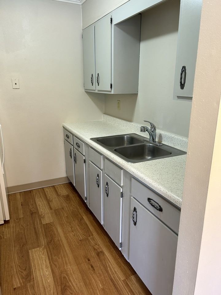 2050 Edgewood Rd Nw #2050-07 - Photo 4 of 11