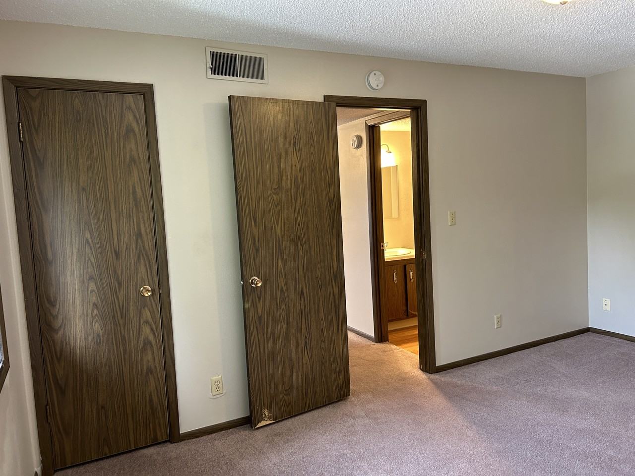 2050 Edgewood Rd Nw #2050-07 - Photo 7 of 11