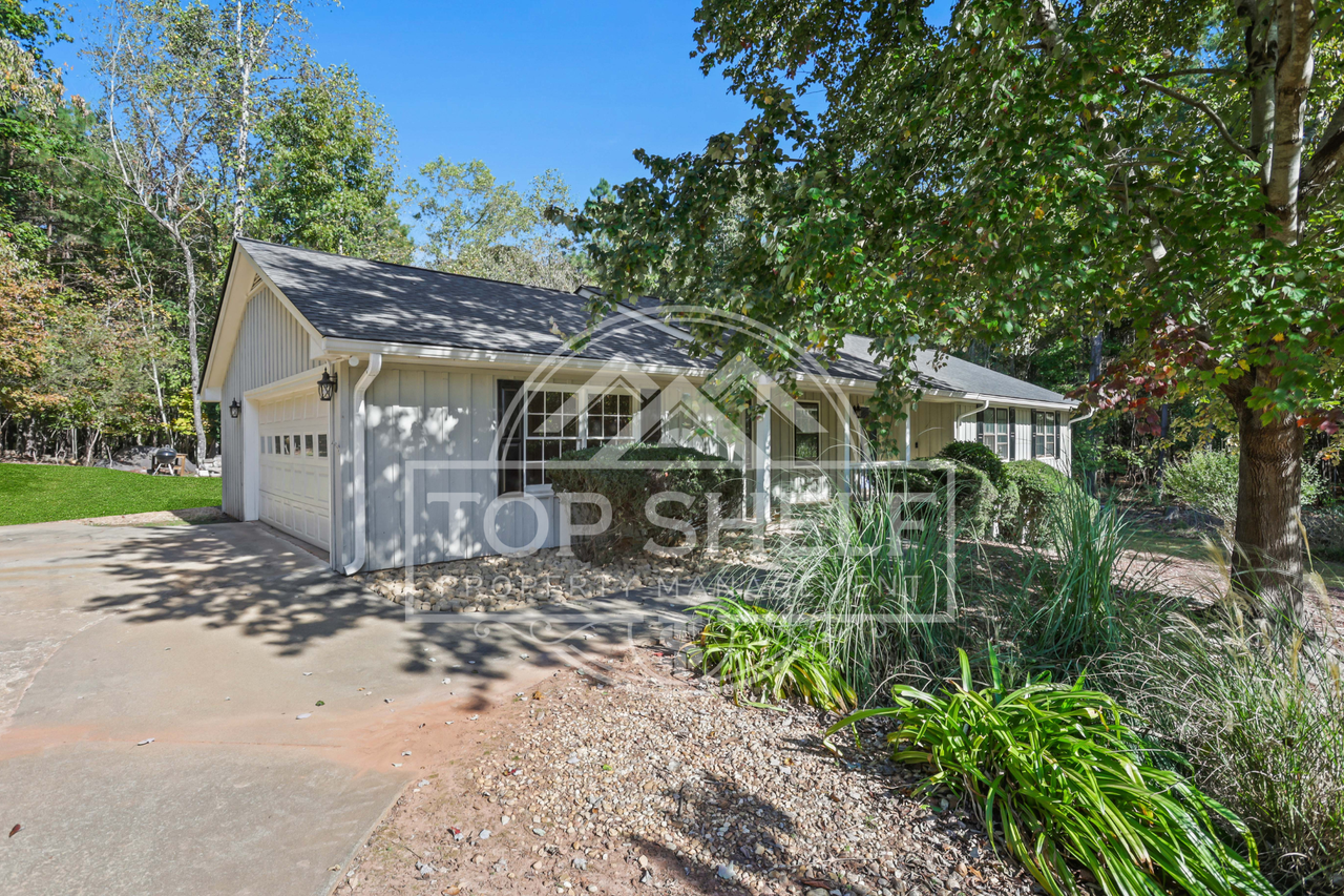 4684 Ben Hill Dr #1 - Photo 4 of 45