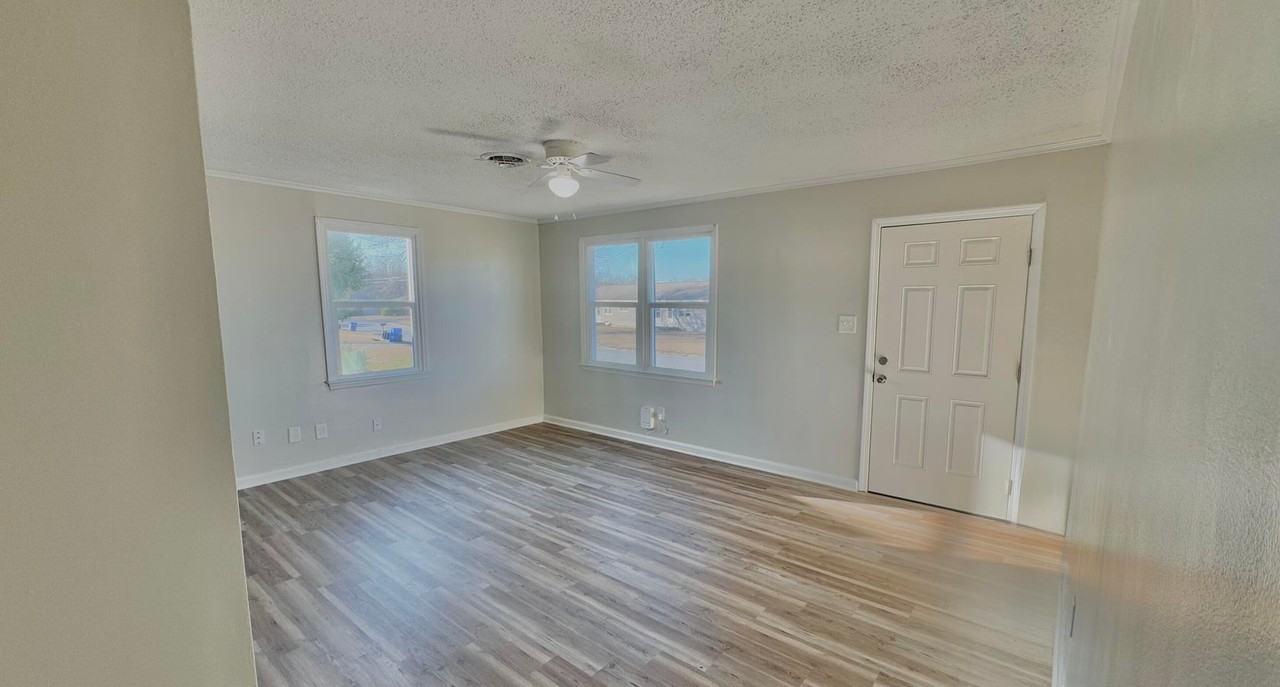 312 Starling St #1 - Photo 2 of 6