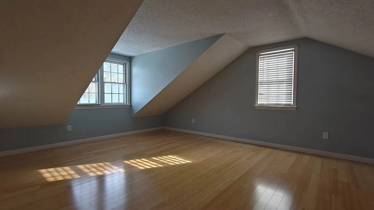 27 Colonial Dr #1 - Photo 6 of 16