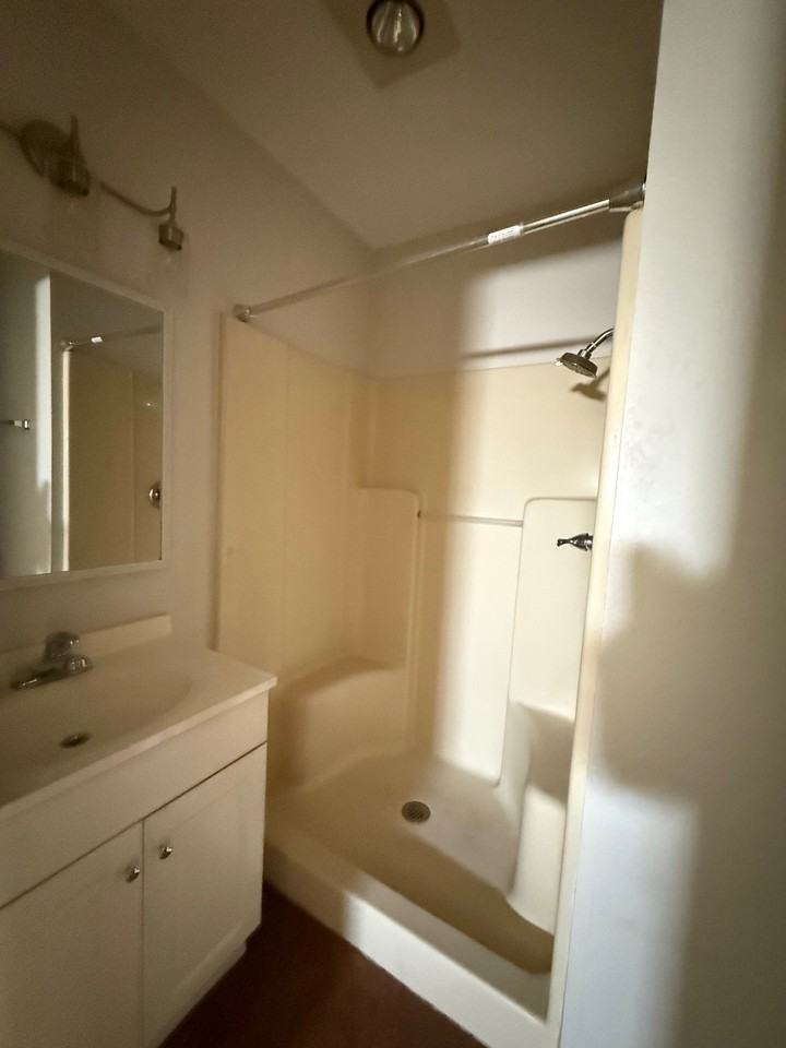 407 W Spruce Avenue - 1Unit B #1 - Photo 6 of 9