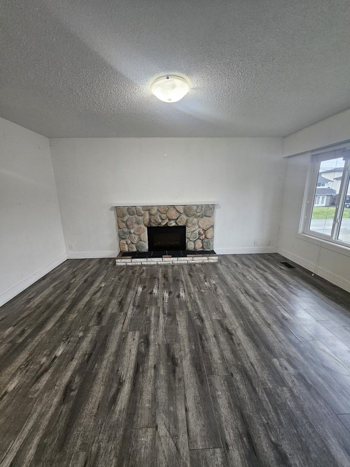 11153 81 Avenue - Photo 2 of 24