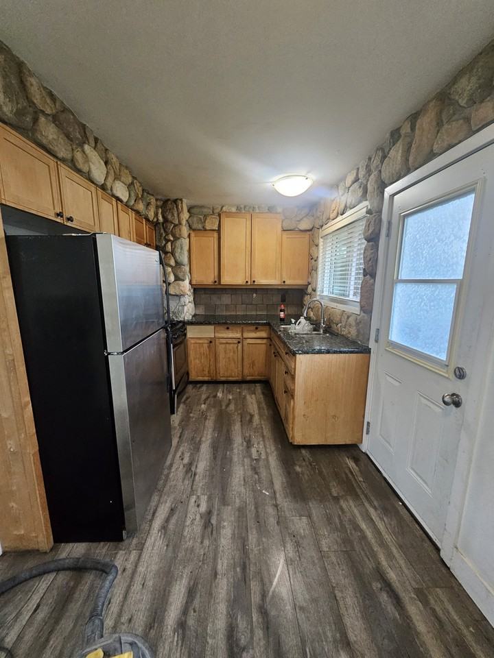 11153 81 Avenue - Photo 5 of 24