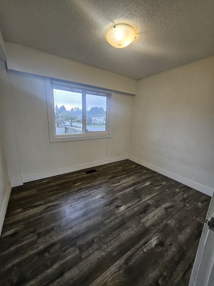 11153 81 Avenue - Photo 7 of 24