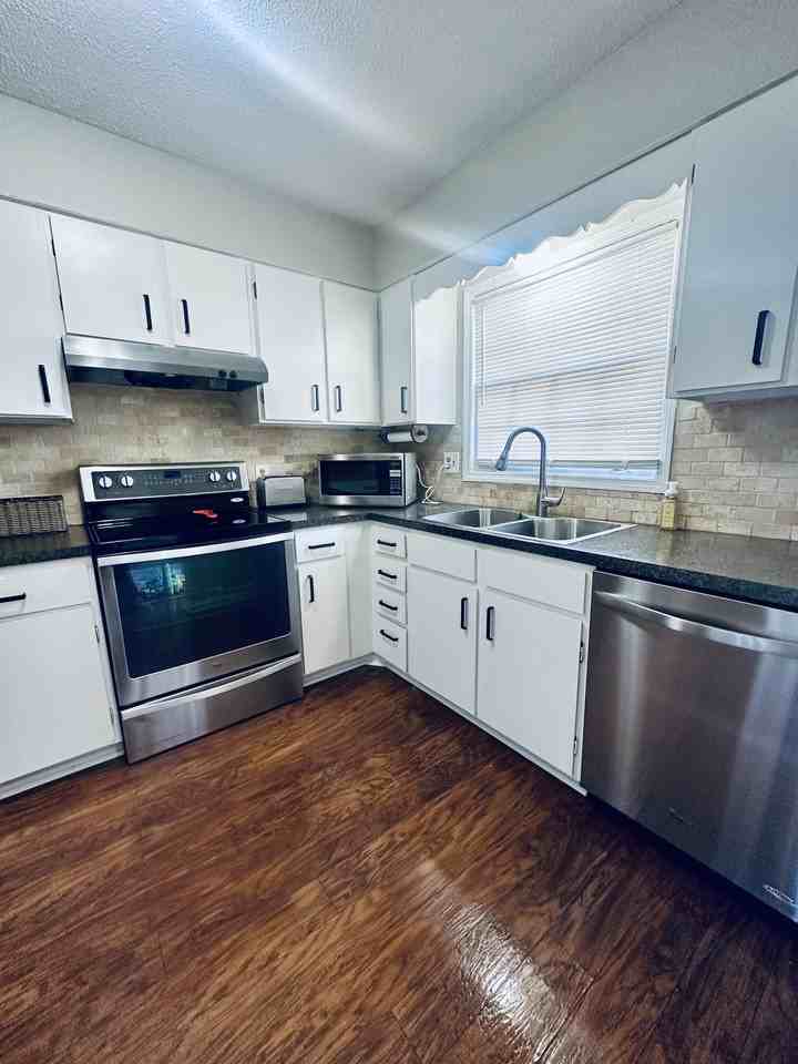 125 Eaglewood Way #1 - Photo 2 of 12