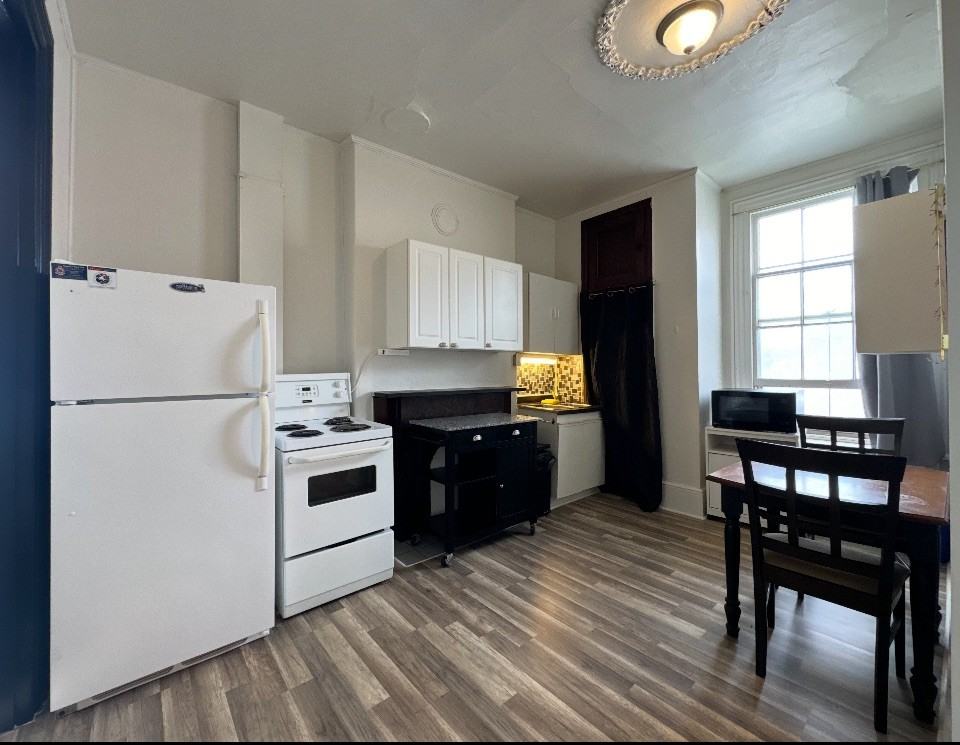 96 Clergy Street East #2 - Photo 4 of 10