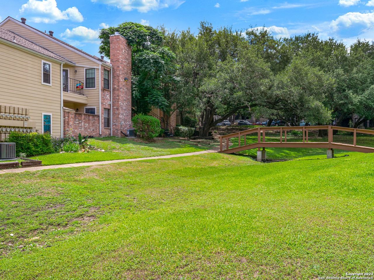 11610 Vance Jackson Road413 #413 - Photo 2 of 16