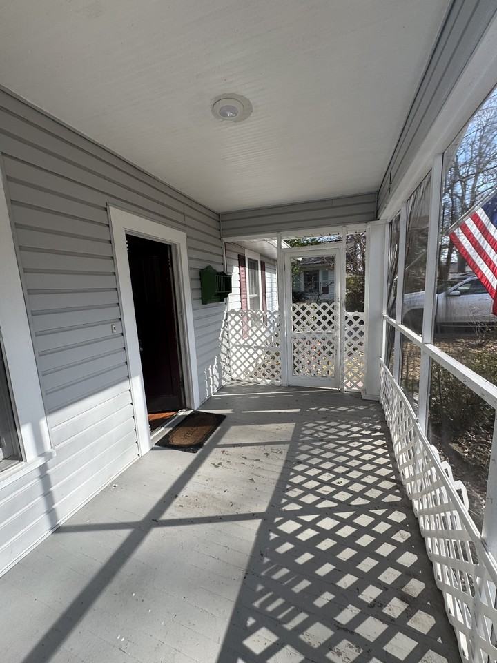 86 Maxwell Ave Sw #1 - Photo 2 of 10