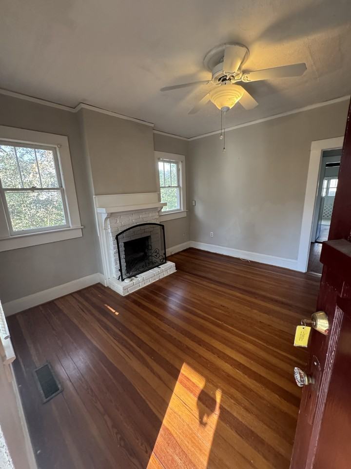 86 Maxwell Ave Sw #1 - Photo 3 of 10