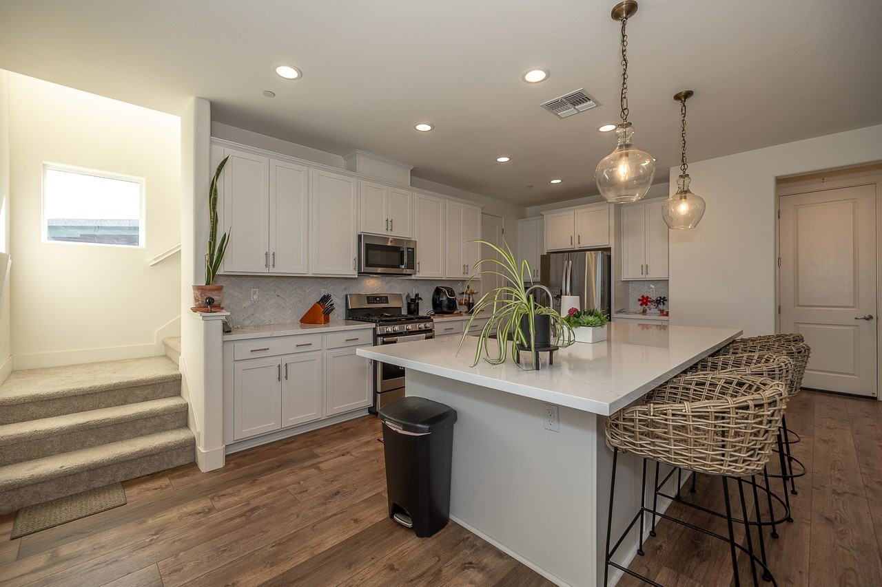 105 Tanoak St #1 - Photo 6 of 16