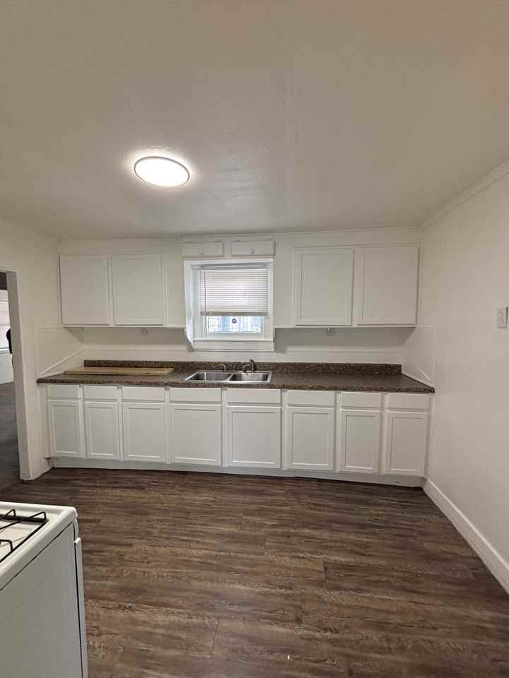 4629 S Broadway Ave #1 - Photo 4 of 14