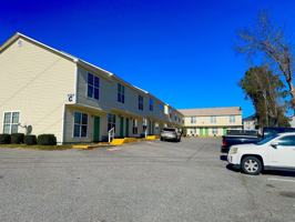 featured image of 1314 1314 Hasting DrApt. C4 #C4