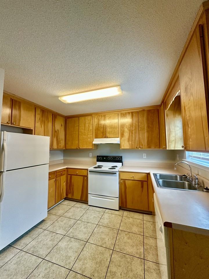 1314 1314 Hasting DrApt. C4 #C4 - Photo 5 of 13