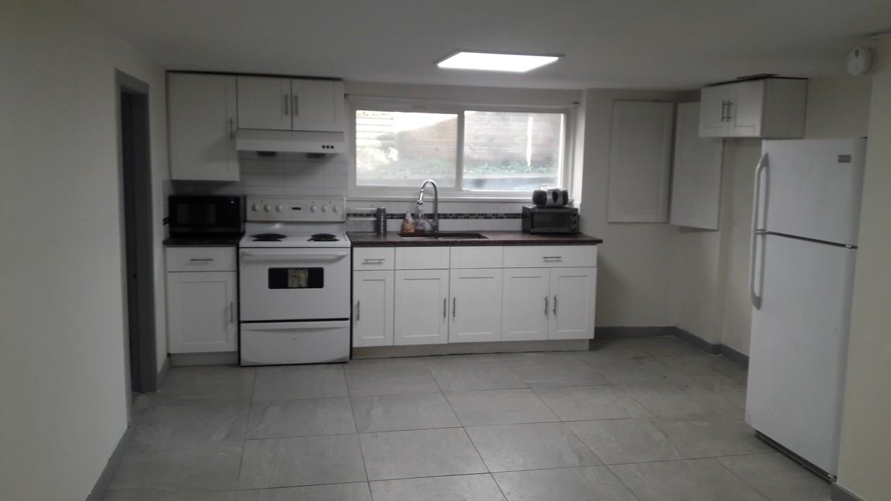 1085 East 41st Avenue - Photo 4 of 17