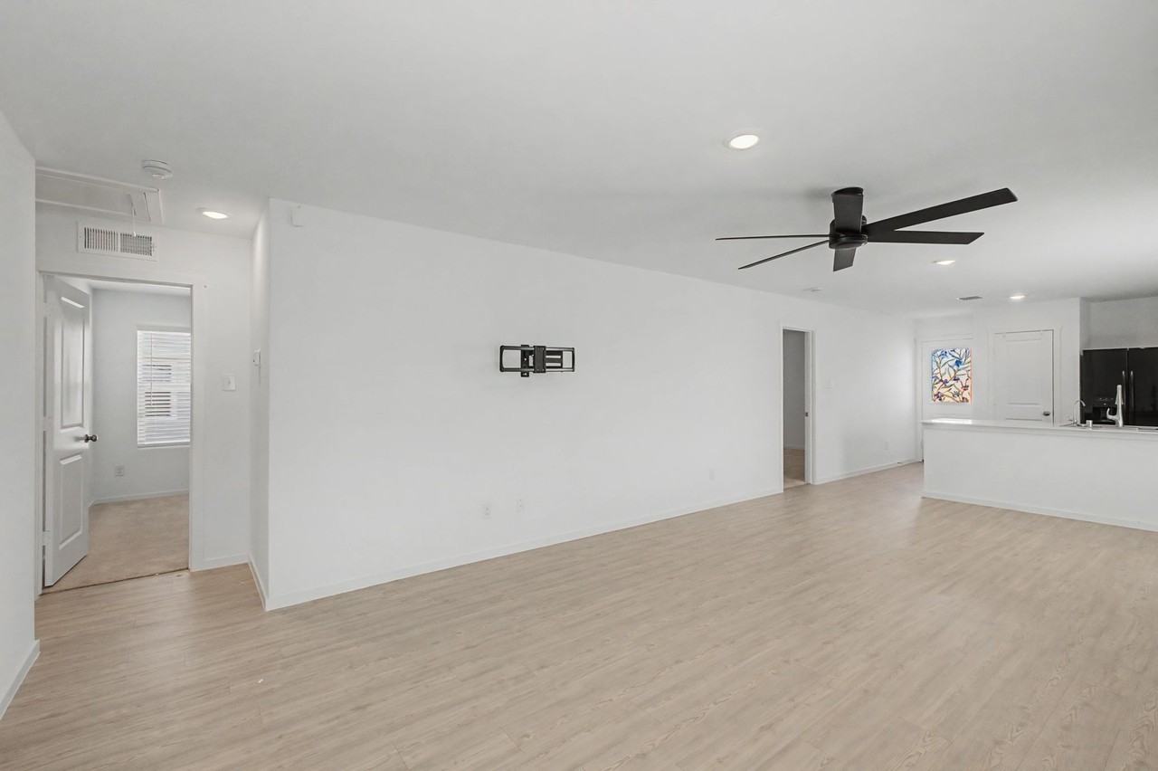 6732 Bramblewood Dr #1 - Photo 7 of 31