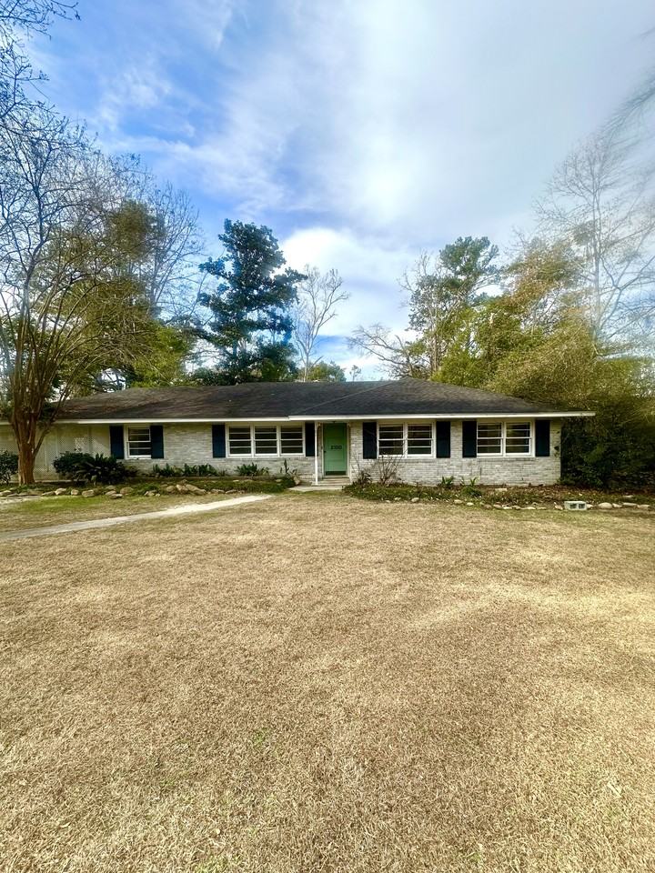 2100 Park Ln #1 - Photo 2 of 17