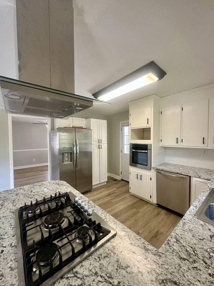 2100 Park Ln #1 - Photo 6 of 17