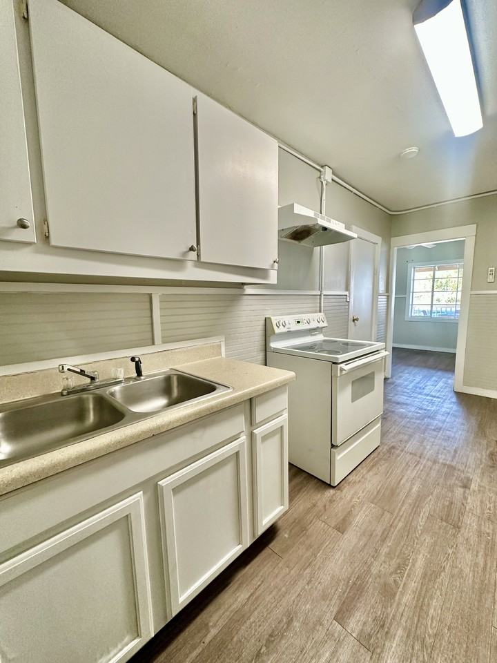 409 N Barack Obama Blvd #1 - Photo 5 of 8