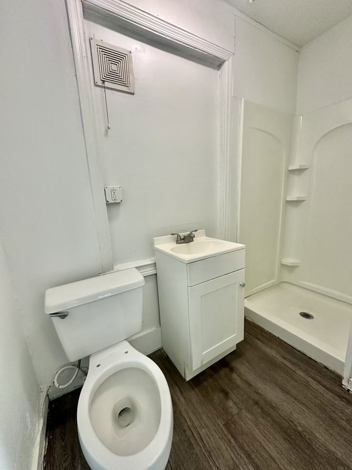 409 N Barack Obama Blvd #1 - Photo 6 of 8