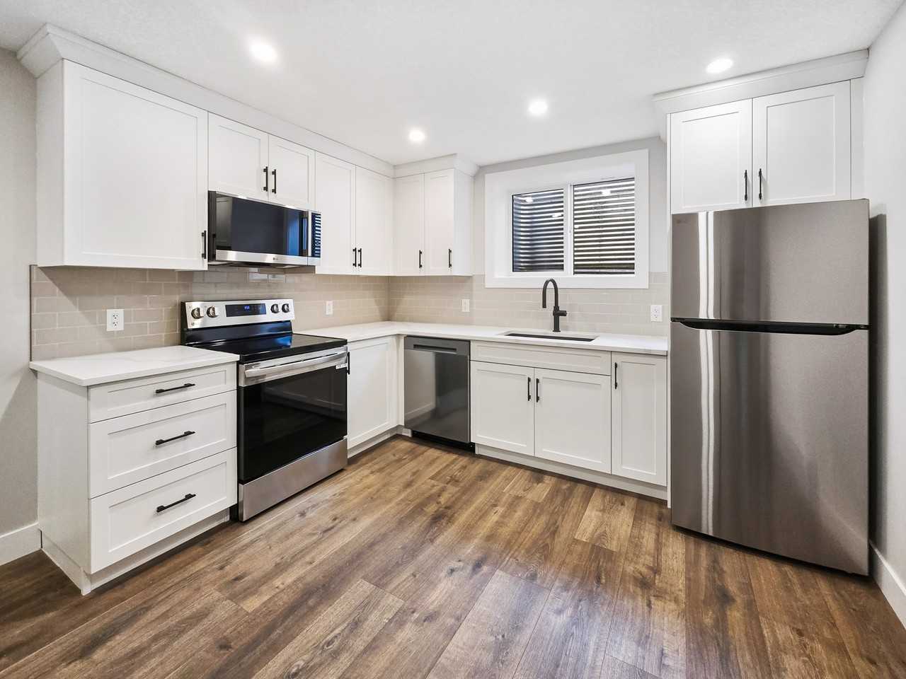 2614 28 Ave Sw - Photo 2 of 22