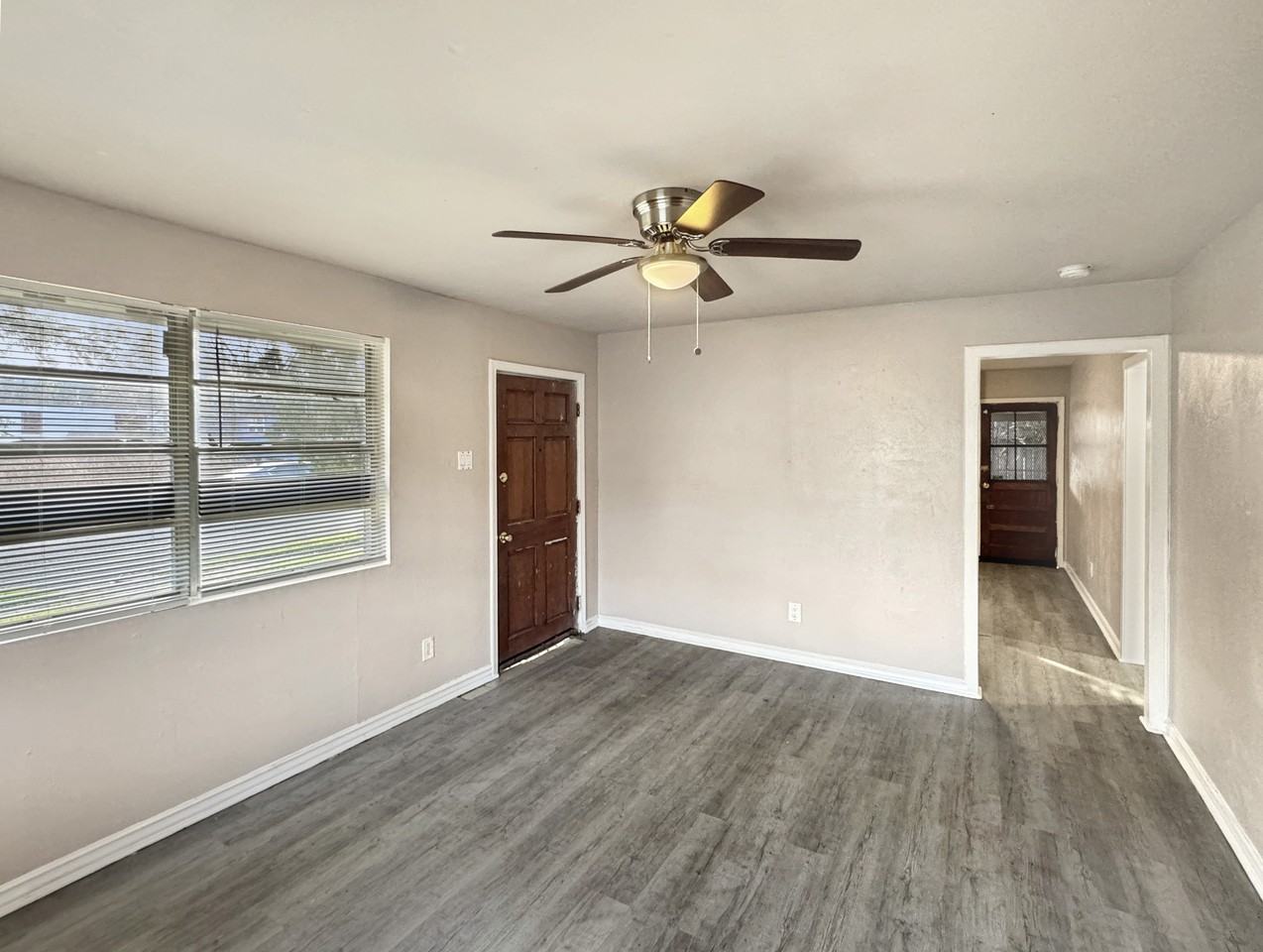 5335 Burgundy St #1 - Photo 3 of 6