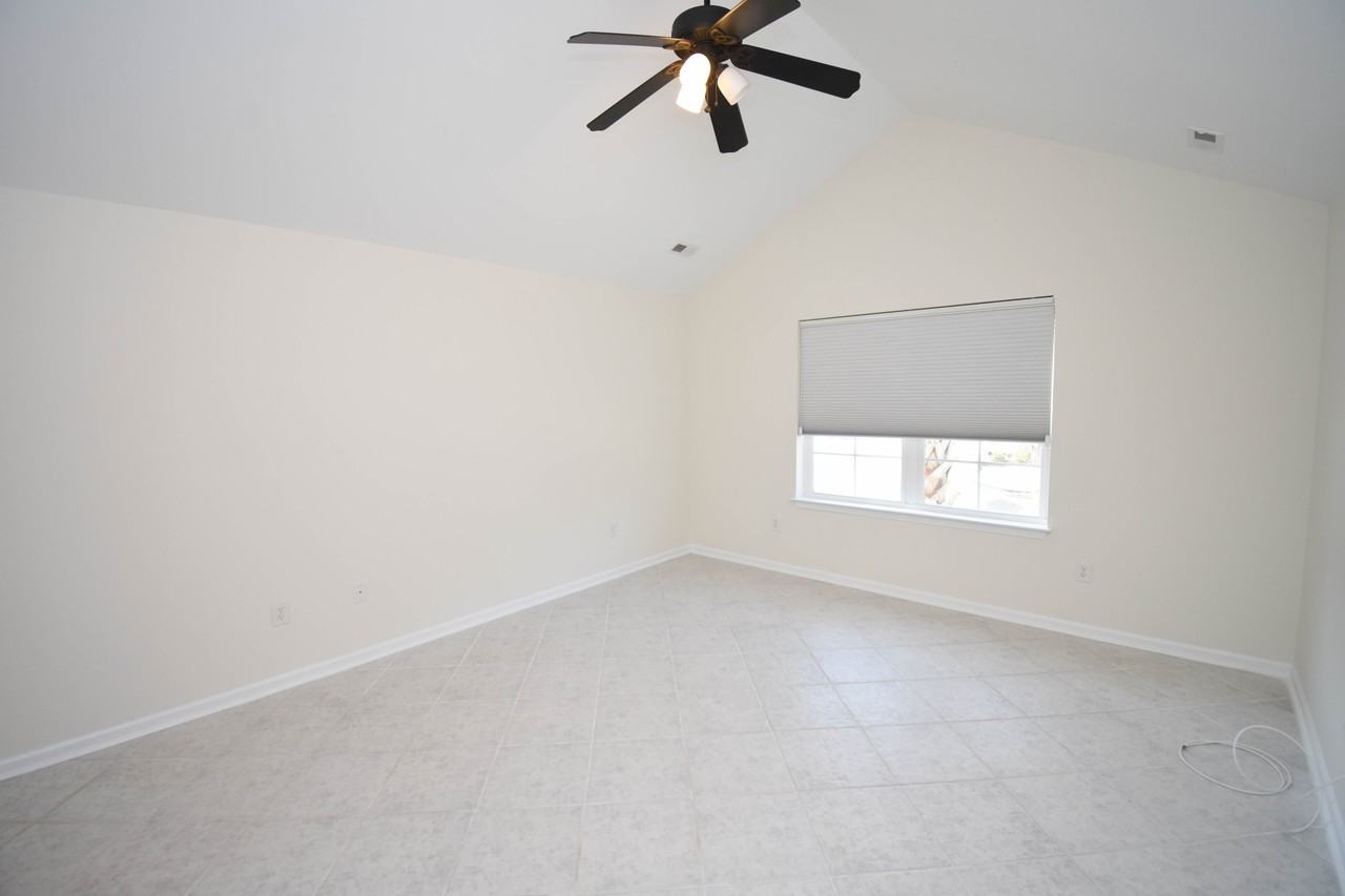 160 Stonegate Blvd #1 - Photo 7 of 21