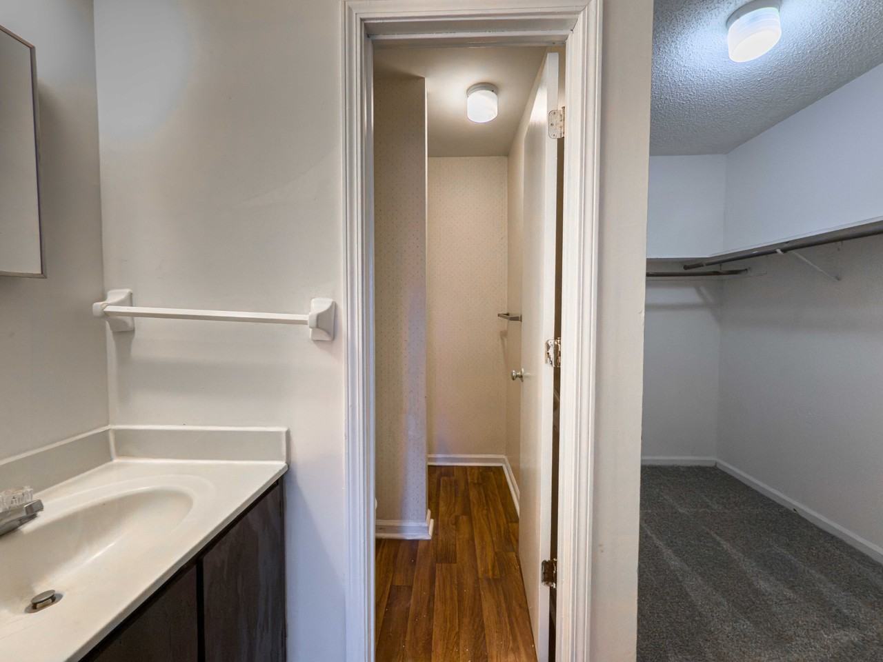 733 S Parker Dr Apt G #G - Photo 4 of 8