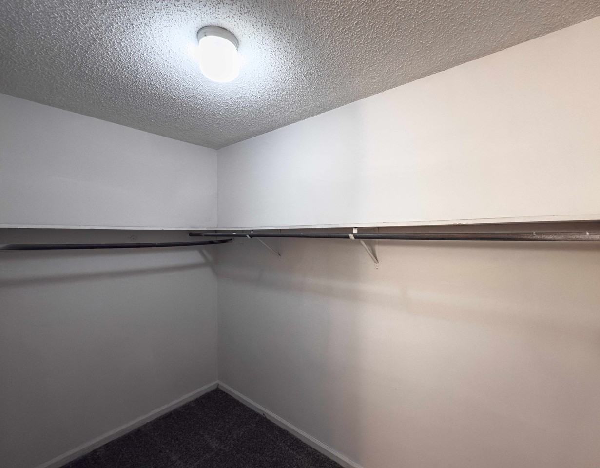 733 S Parker Dr Apt G #G - Photo 5 of 8