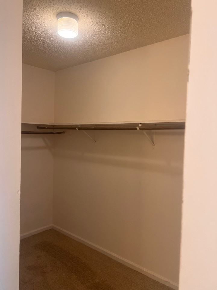 729 S Parker Dr Apt G #G - Photo 7 of 7