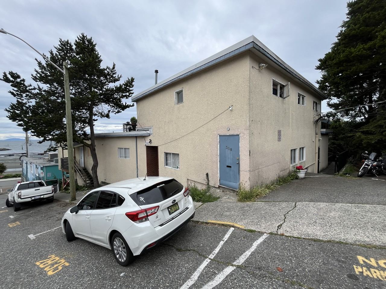 1081 Martin St #201 - Photo 3 of 13