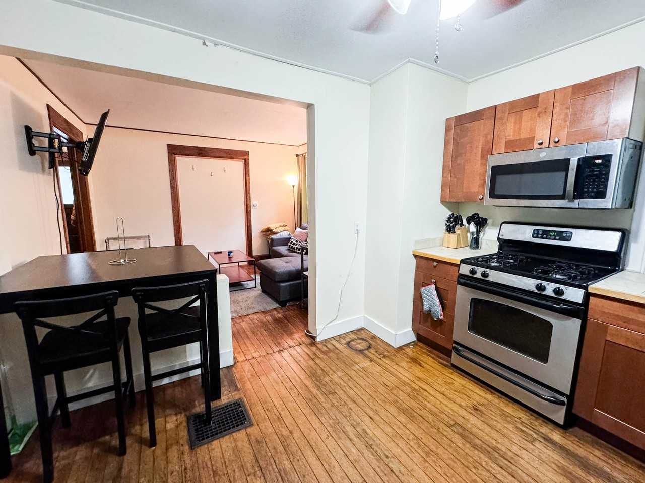 128 Blair St #1 - Photo 4 of 26