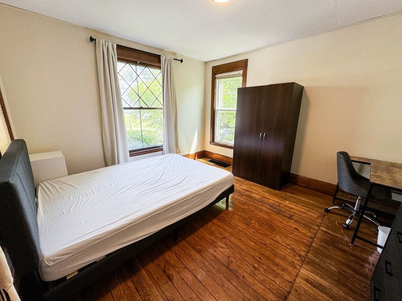 128 Blair St #1 - Photo 5 of 26