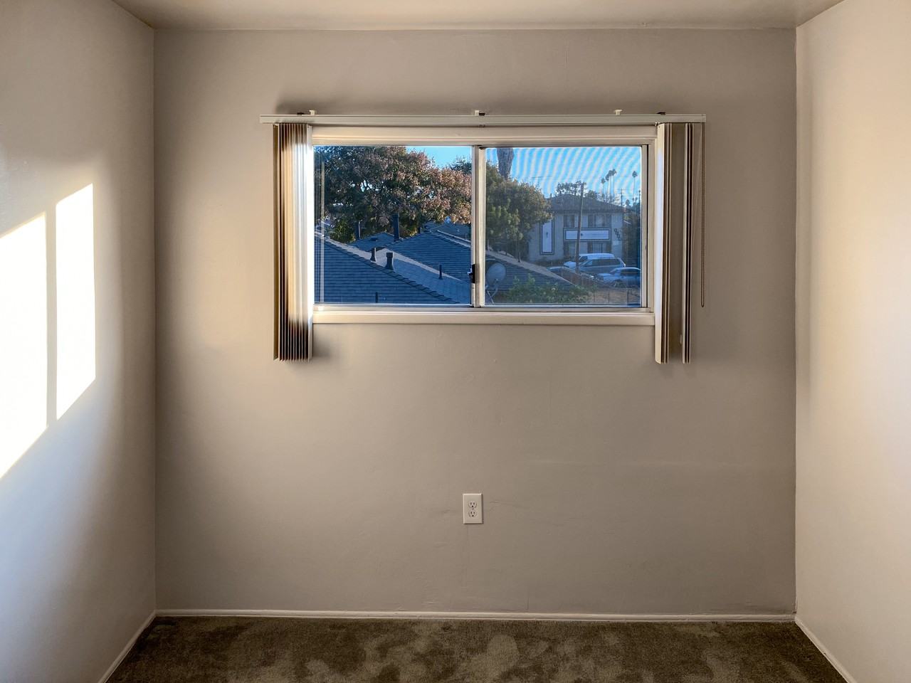 1137 3/4 W 90th St #1137-75 - Photo 7 of 10