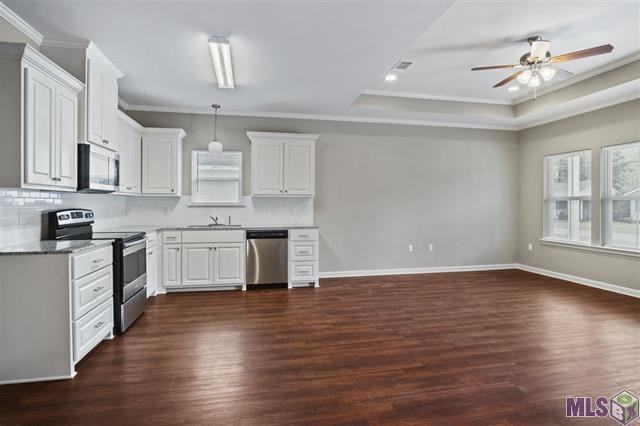 325 Oak St #1 - Photo 2 of 9