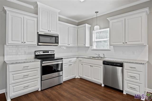 325 Oak St #1 - Photo 4 of 9