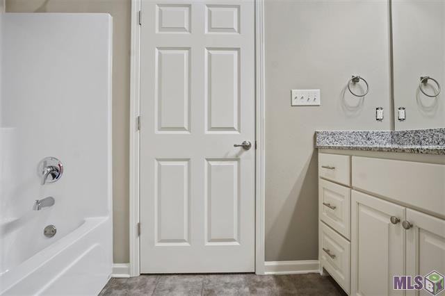 325 Oak St #1 - Photo 7 of 9