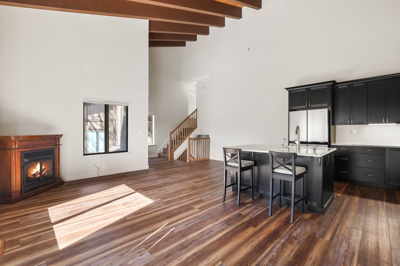 8 Katherine Ct #1 - Photo 2 of 10