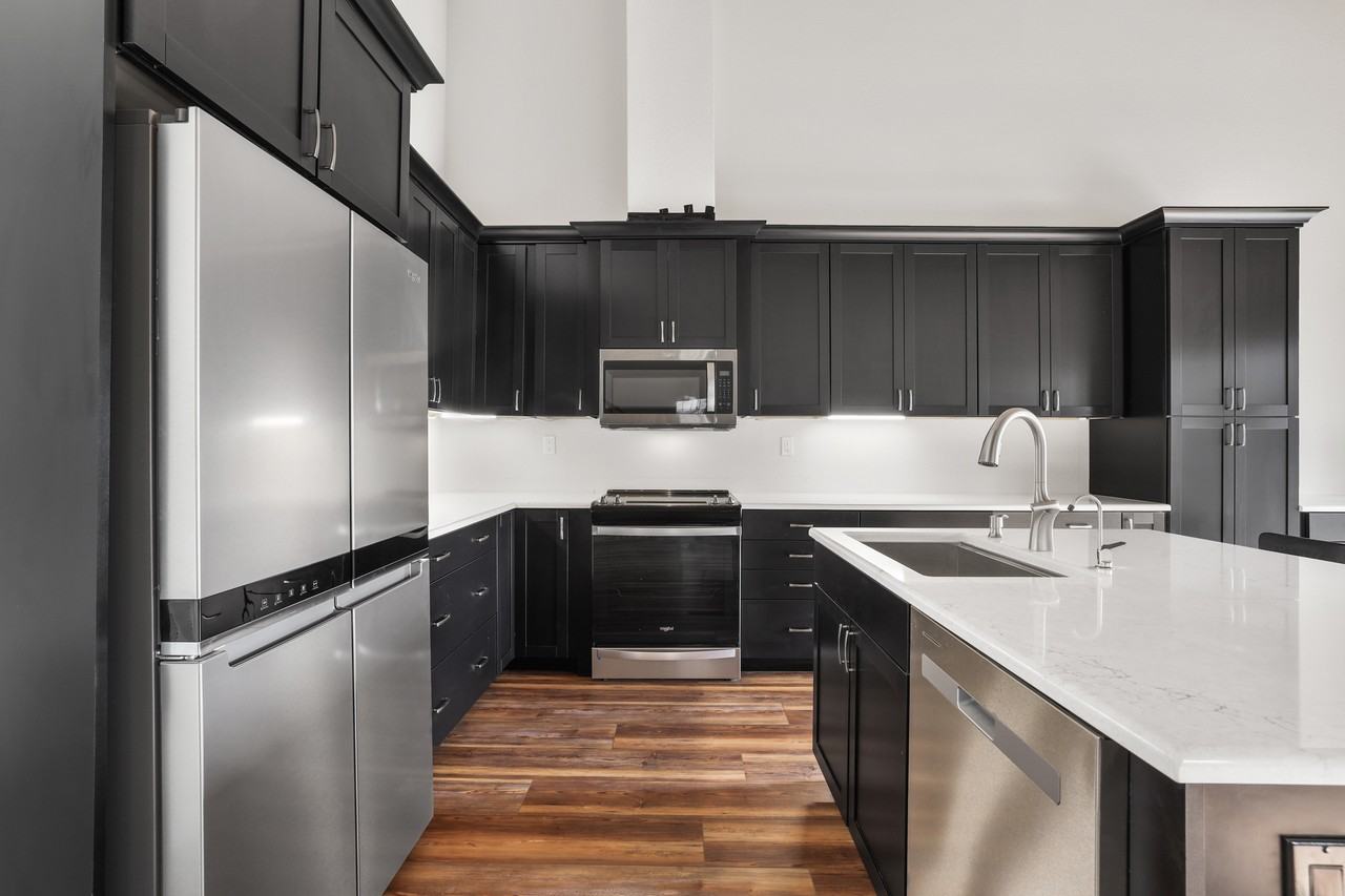 8 Katherine Ct #1 - Photo 4 of 10