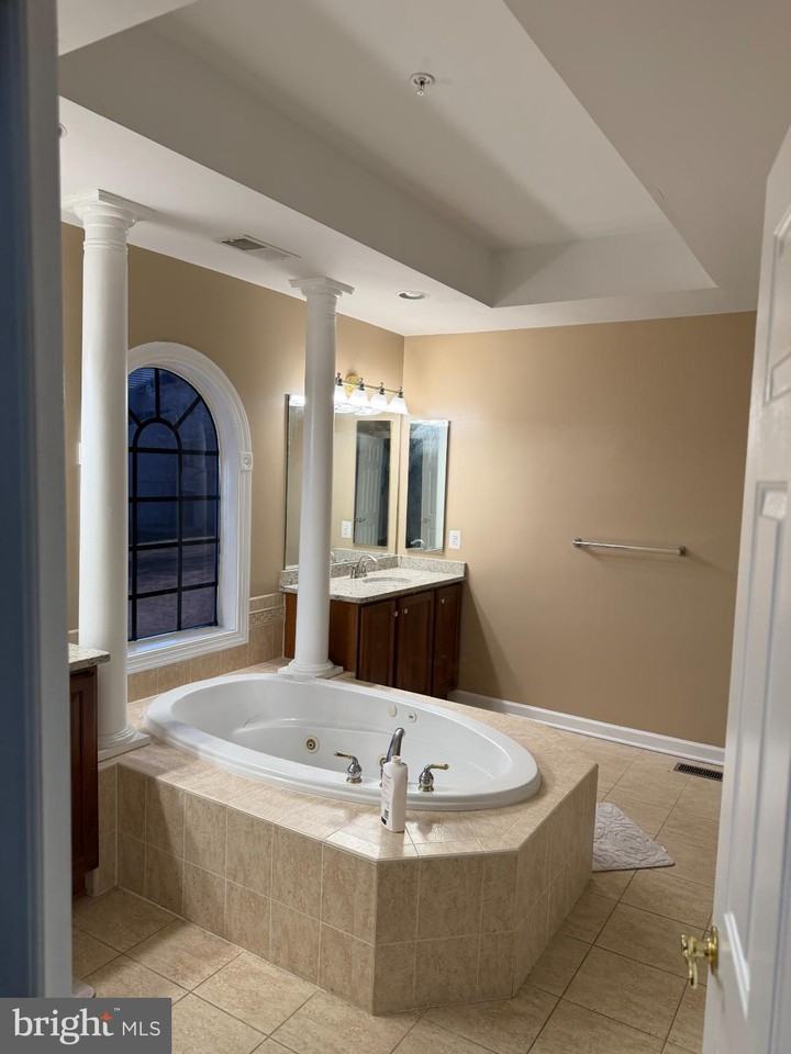 4004 Ethan Thomas Dr - Photo 4 of 30