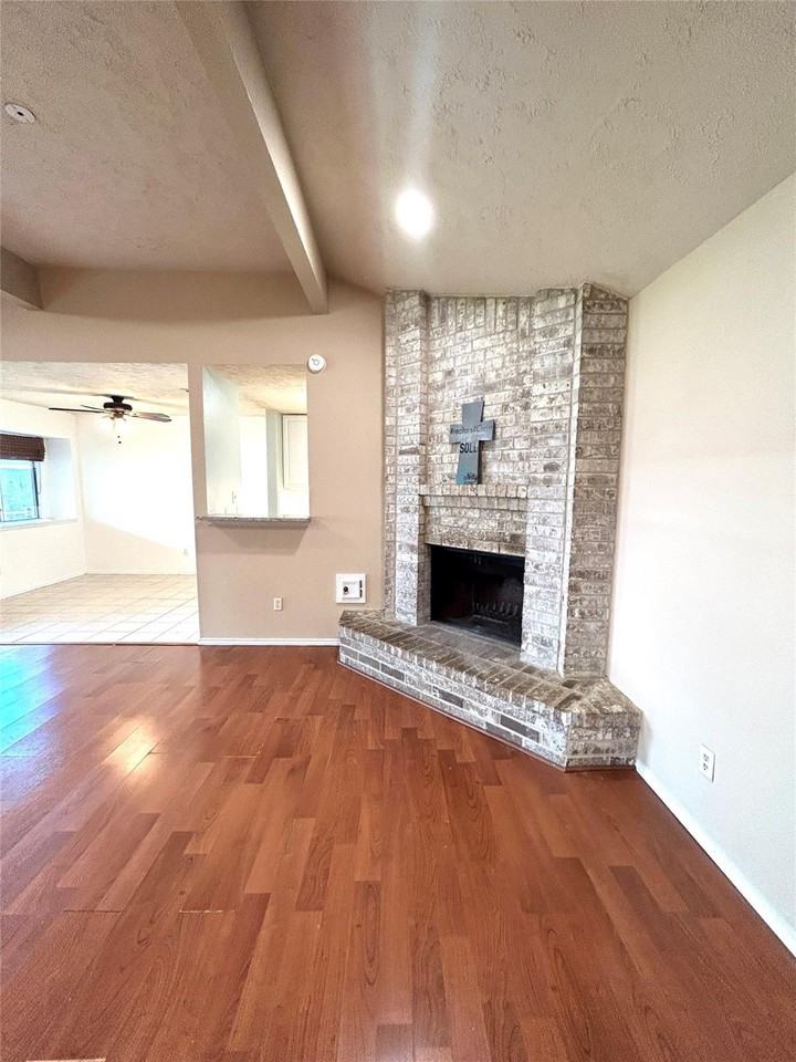 1754 Jo Ann Ln - Photo 4 of 25