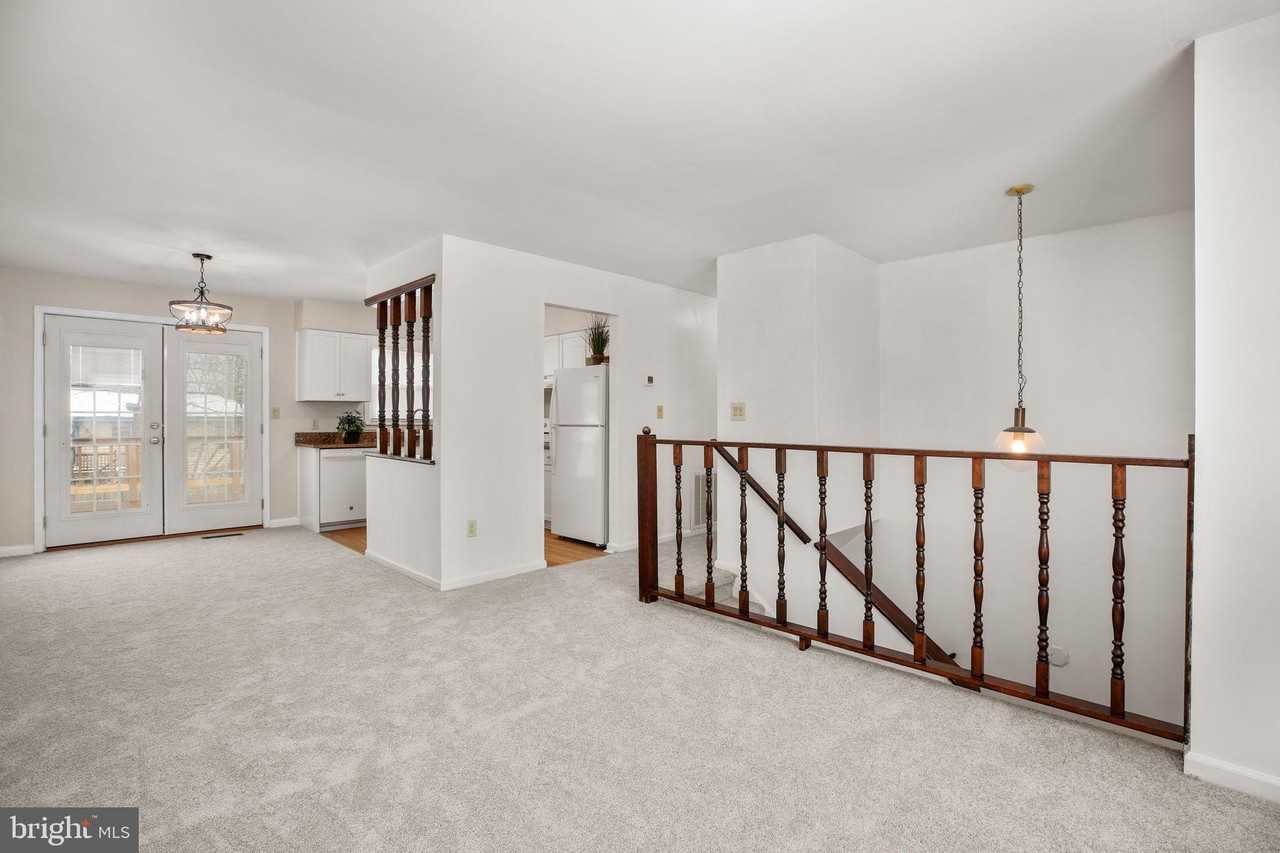 515 Pleasants Dr - Photo 3 of 17